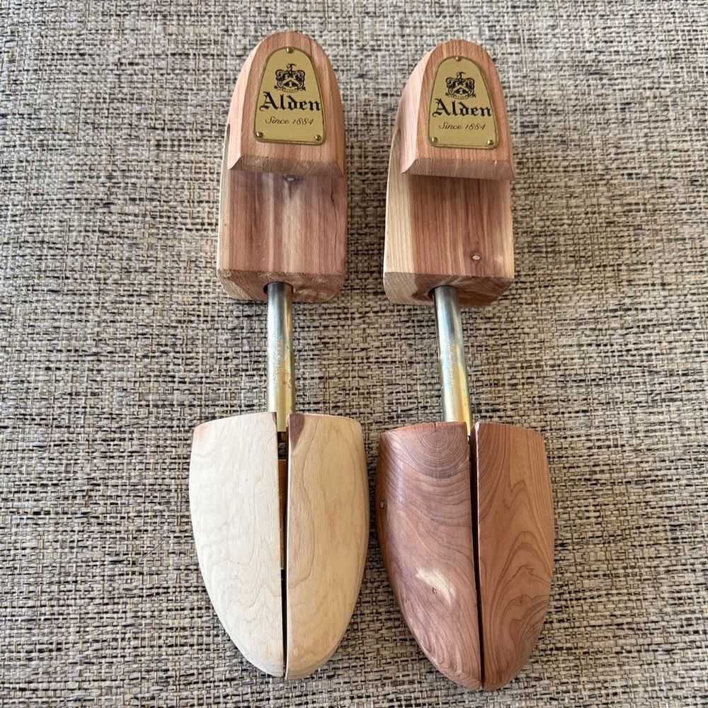 Alden cedar shoe trees